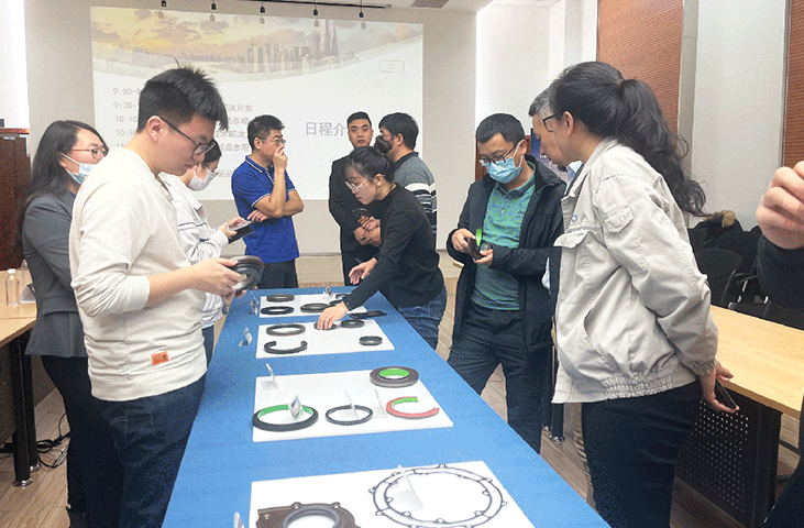 伟德体育携手一汽解放举办技术交流日，引领商用车技术发展